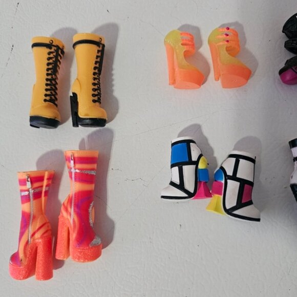 LOL Surprise Dolls OMG DOLL Shoes Set of 6 - Picture 4 of 4